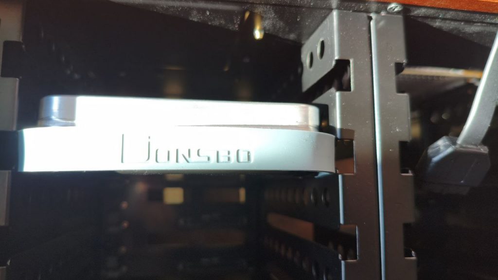 Выбор и сборка NAS сервера. Устанавливаем HDD в корпус