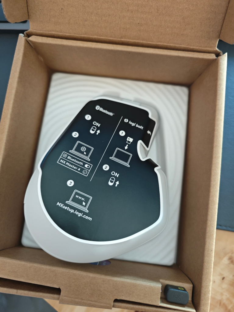 Logitech MX Master 3S R.I.P. Белая мышка MX Master 4 в коробке. Защитная наклейка