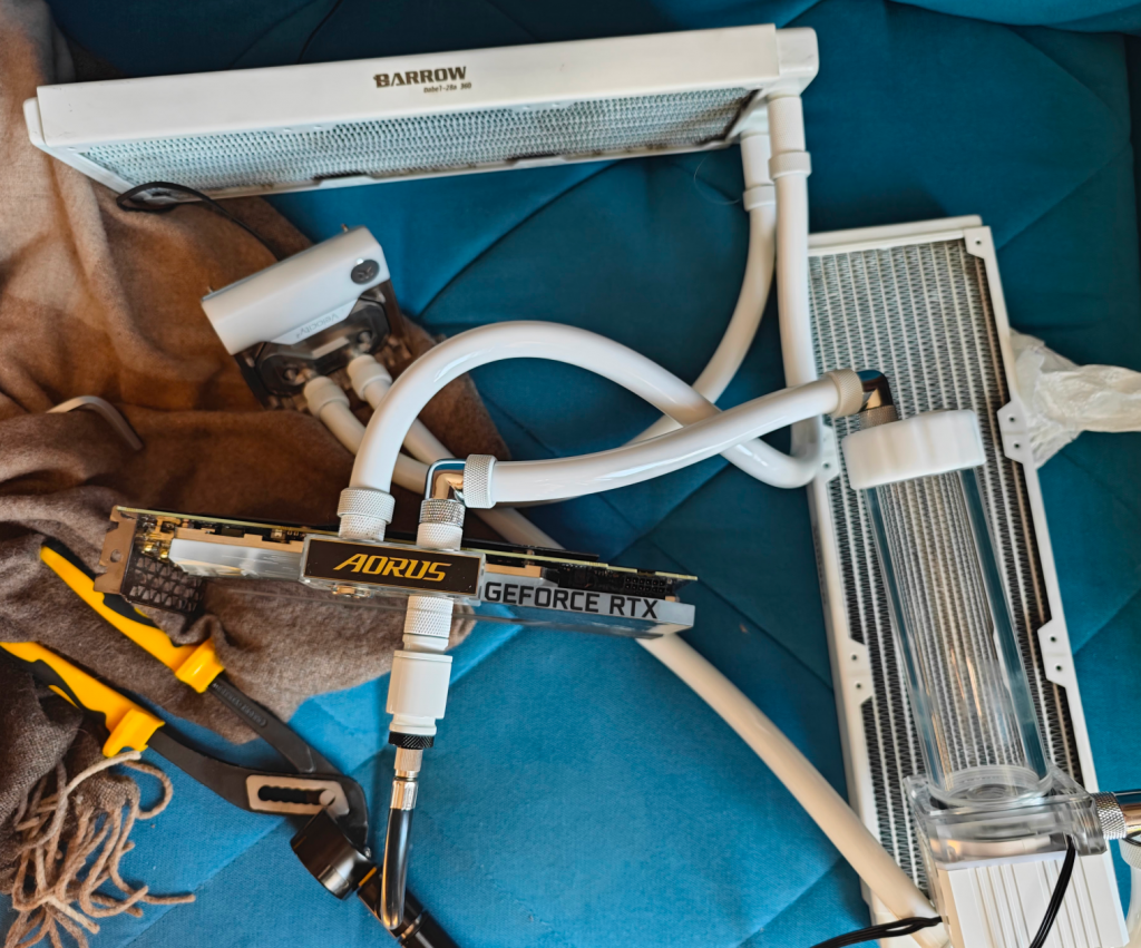 Настало время почистить компьютер. Собираем контур водяного охлаждения