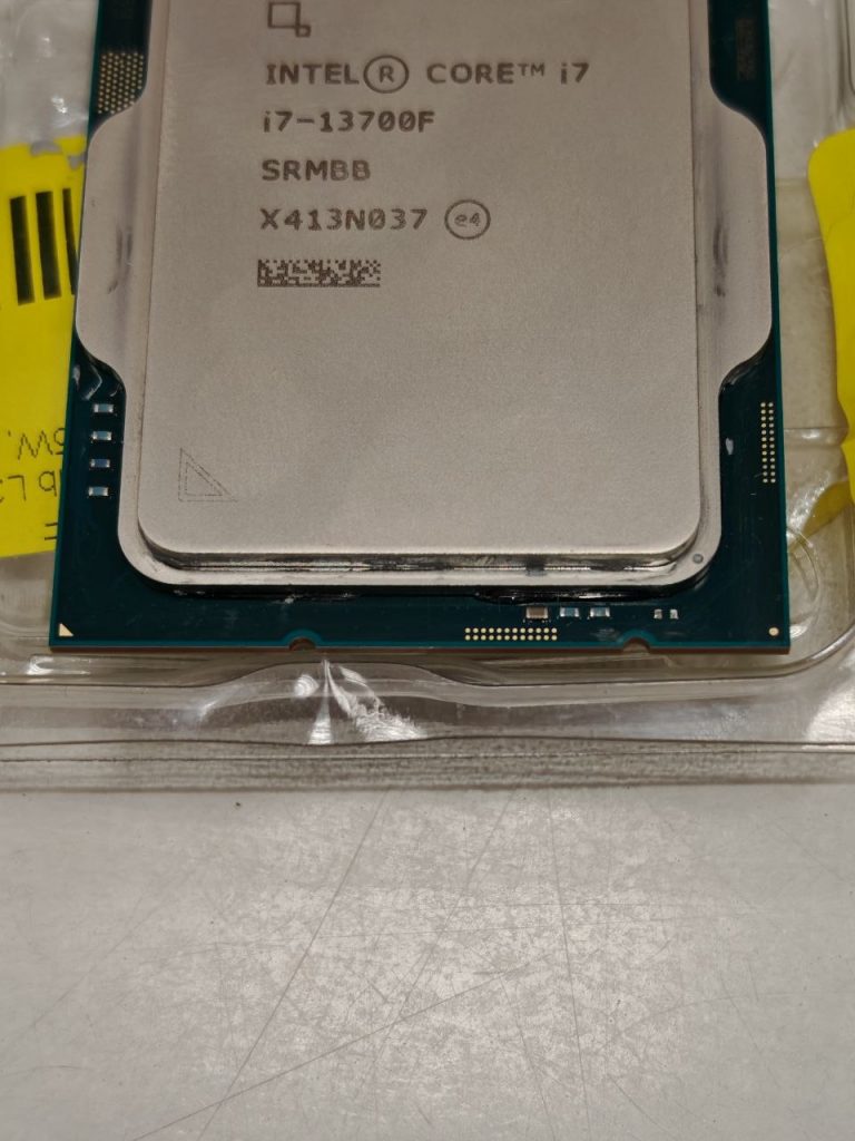 Очередной инцидент с DNS. Отколотый конденастор на процессоре Intel Core i7 13700